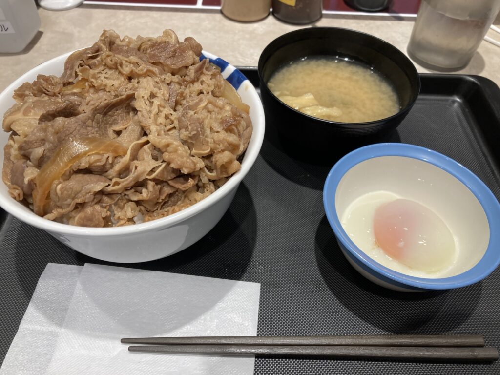 松屋のバイトは「きつい」「もう辞めたい」って口コミ、実際どうなの？松屋の牛めし（牛丼）。